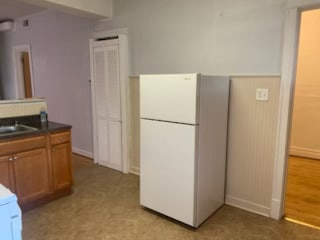 Photo - 1016 S May St Apartments