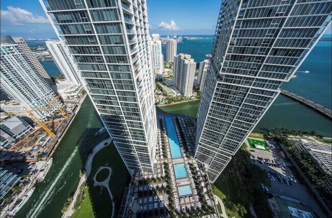 Building Photo - 485 Brickell Ave