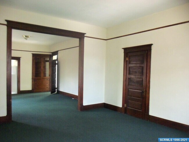 Building Photo - 305 N Pinos Altos Rd