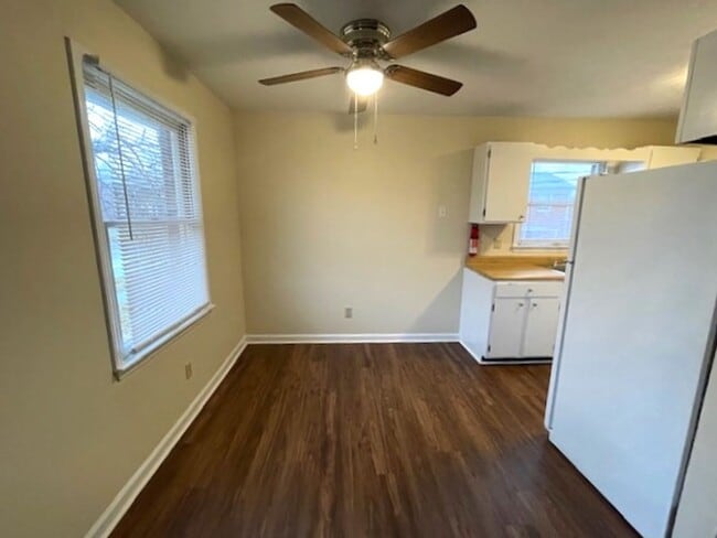 Building Photo - Newly Remodeled Apartment Camelot Drive 4 ...