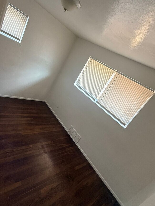 Building Photo - Charming 3 Bedroom 1 Bath Home for Rent Ready 1,300.00 Great Location