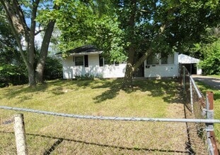 Building Photo - 1528 Omega Ave