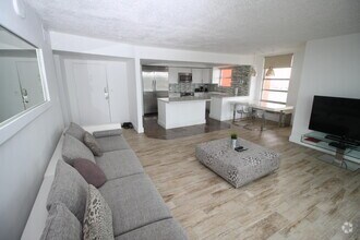 Building Photo - 1351 NE Miami Gardens Dr