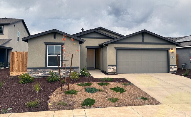 Building Photo - 161 Grand View Ct