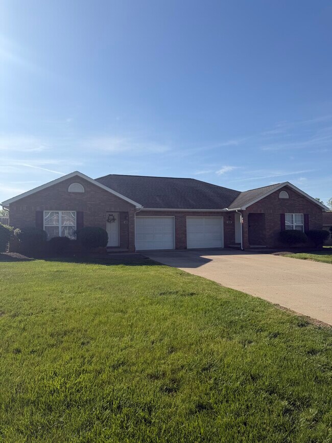 Building Photo - 138 Daleview Dr