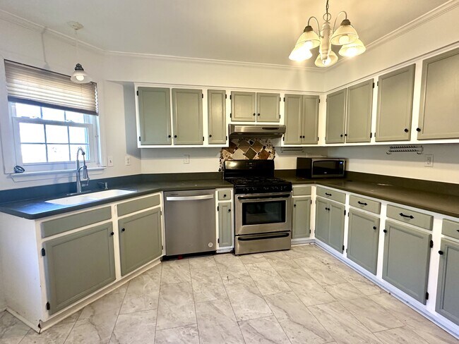 Foto del edificio - 9385 Pine Tree Rd
