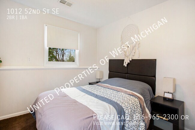 Building Photo - Available Now | 2 Bed 1 Bath Lower Unit Ap...