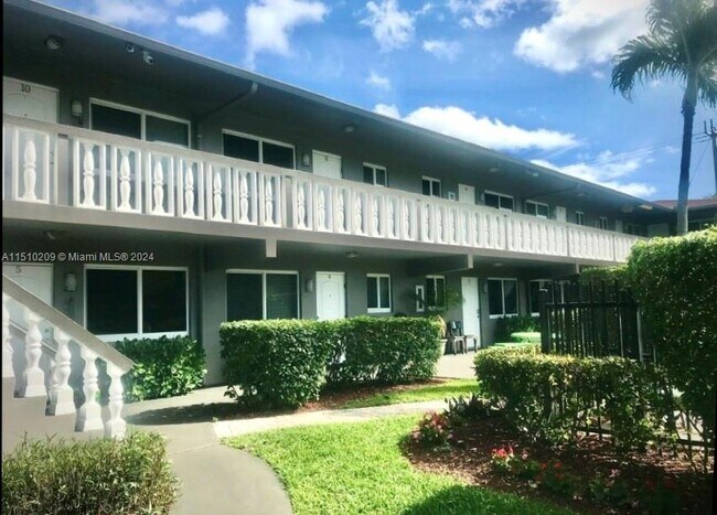 Foto del edificio - 600 NE 7th Ave