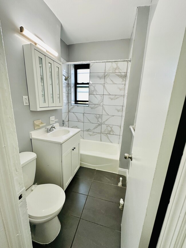 Foto del edificio - 227 N Oraton Pkwy