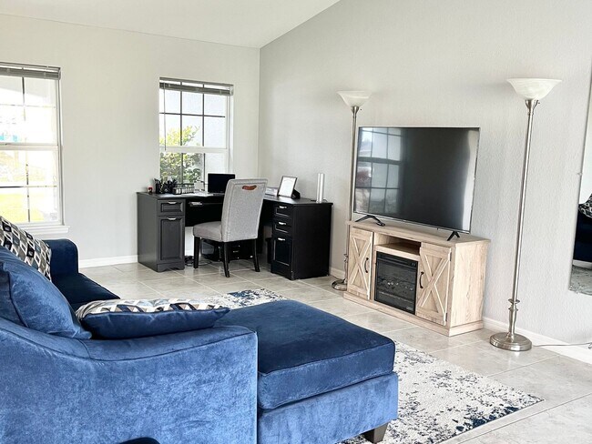 Foto del edificio - 3 Bedroom Single Family Home in Cape Coral