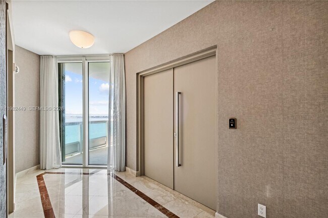 Foto del edificio - 1643 Brickell Ave