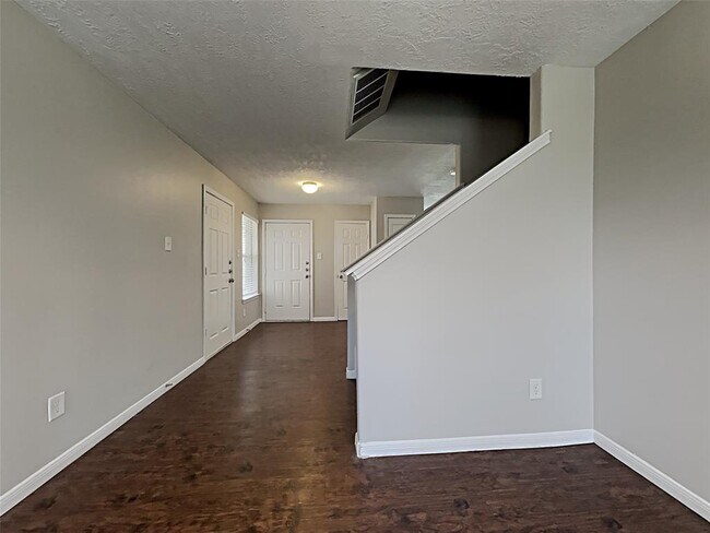 Foto del edificio - 21607 Nella Cir