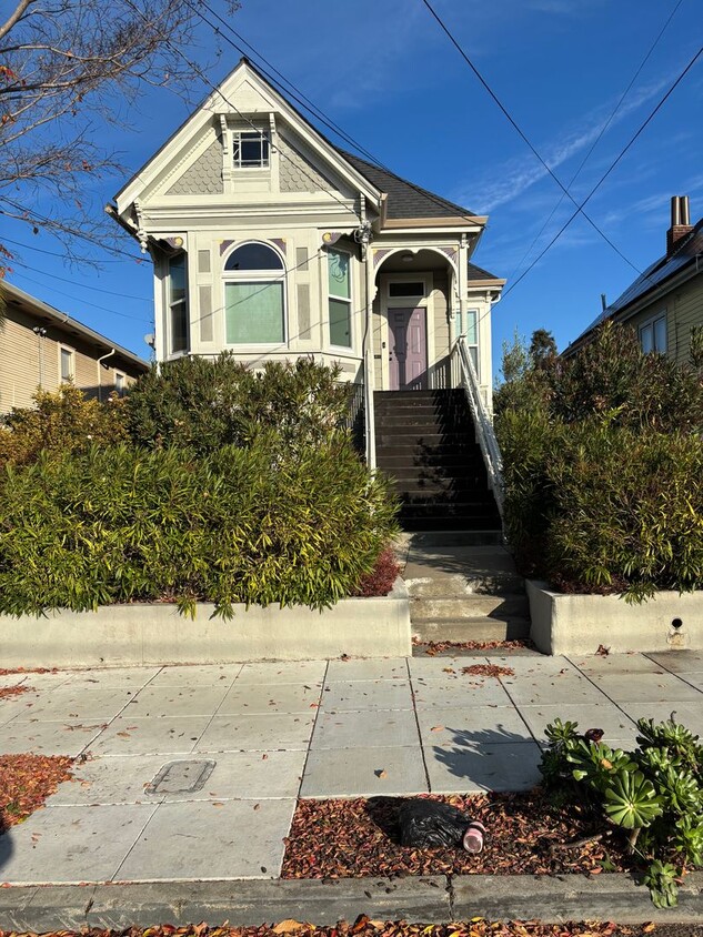 Foto principal - 764 59th St