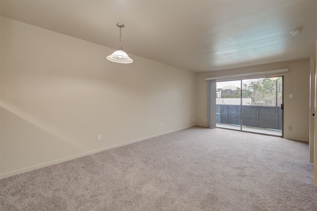 Building Photo - 3045 Walnut Bend Ln