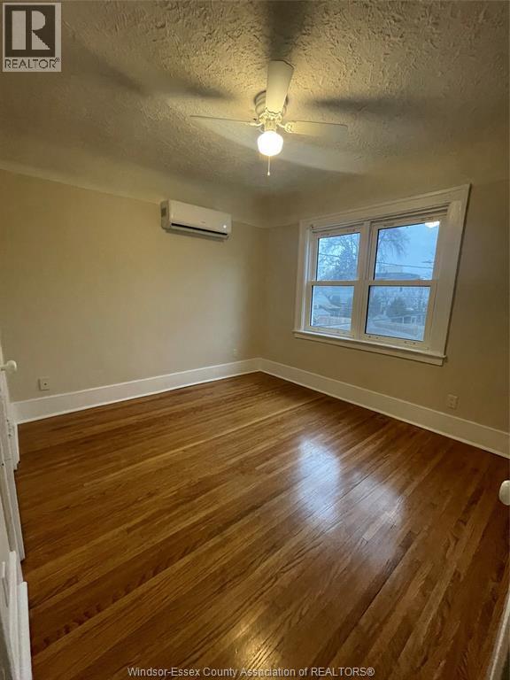 Building Photo - 459 Watkins St