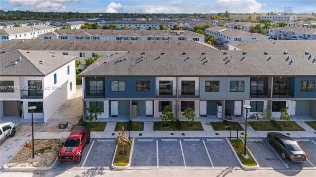 Building Photo - 417 NW 13 Ct