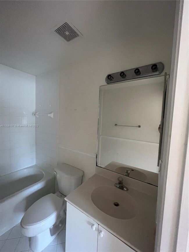 Foto del edificio - 3512 Briar Bay Blvd