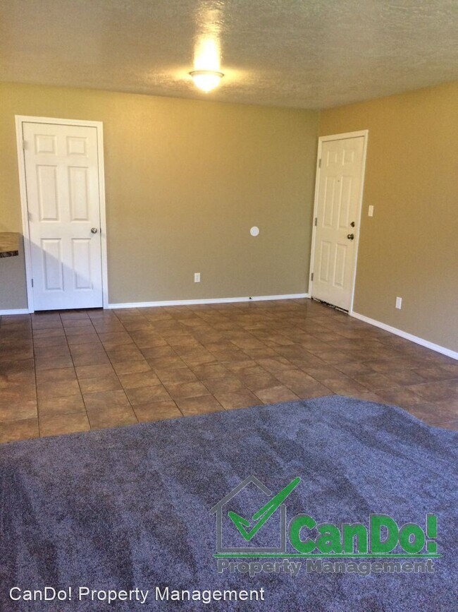 Foto del edificio - 145-195 Opal Ct