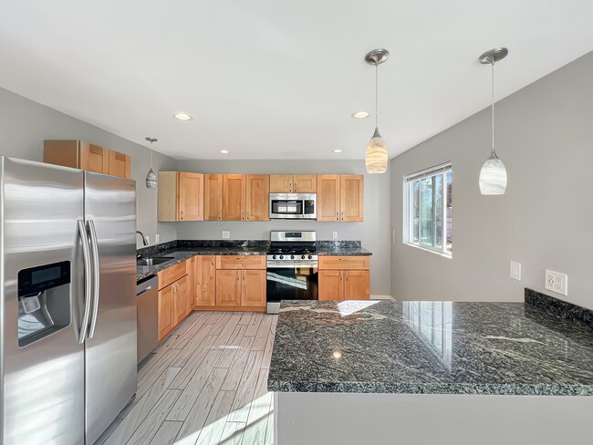 Building Photo - 6093 Severin Dr