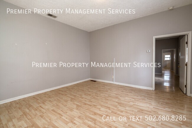 Photo - 633 Lynn St Apartment