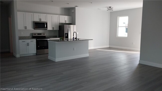 Foto del edificio - 641 Chamber St NW