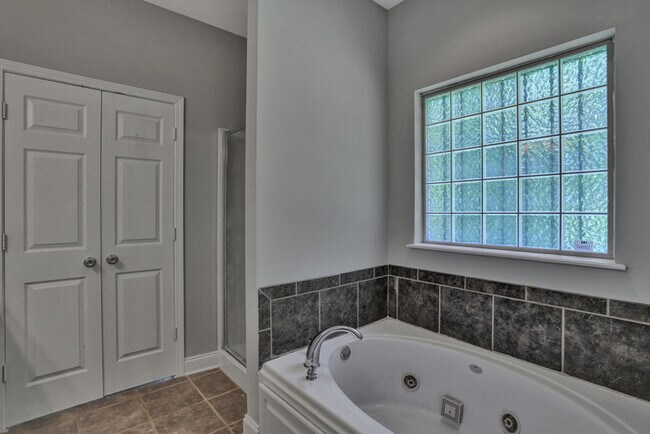 Building Photo - Beautiful Home for Lease!