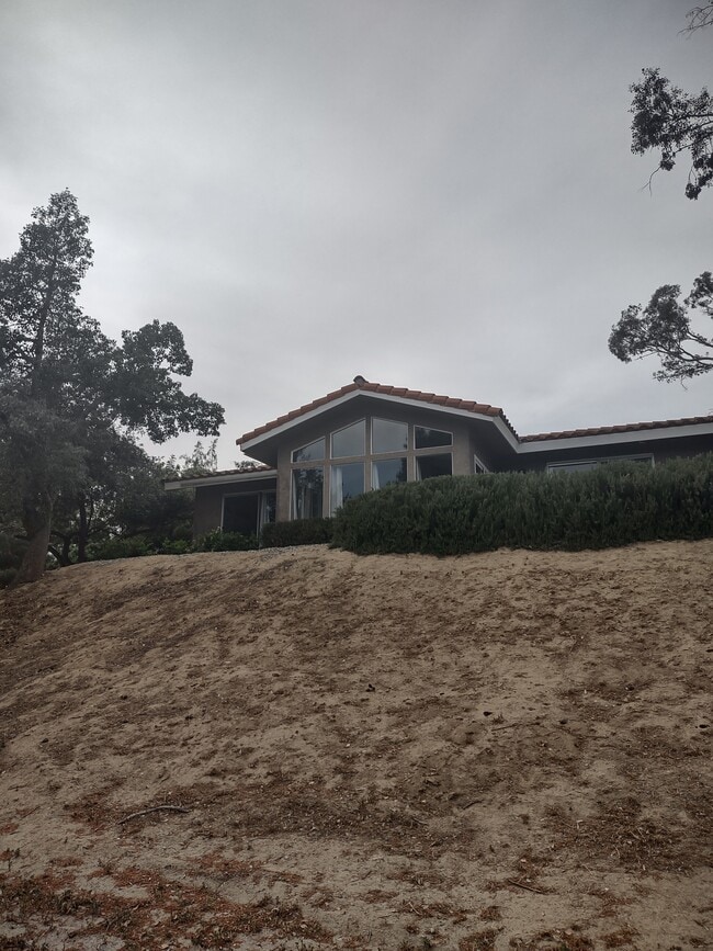 Foto del edificio - 37850 De Portola Rd