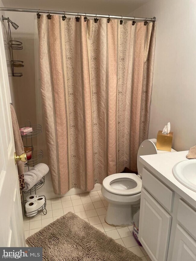 Building Photo - 2 br, 2 bath Condo - 7306 Pleasant Ct
