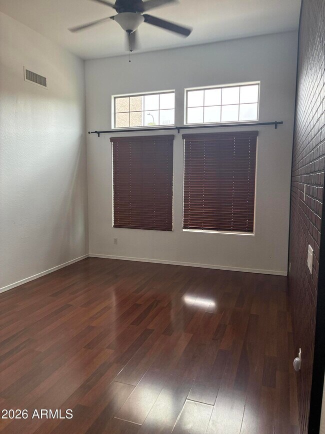Foto del edificio - 2741 W Redwood Ln