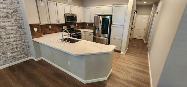 Building Photo - Folsom Esplanade Condo -