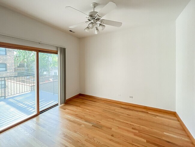 Foto del edificio - 1103 W Cornelia Ave