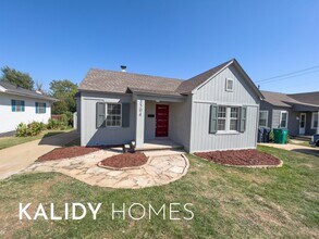 Building Photo - 3504 N Westmont St