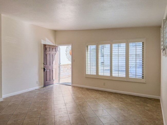 Building Photo - 1065 Belfast Ln