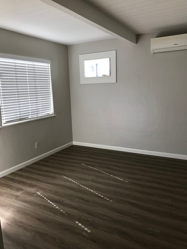 Living room with AC - 756 Sunset Blvd