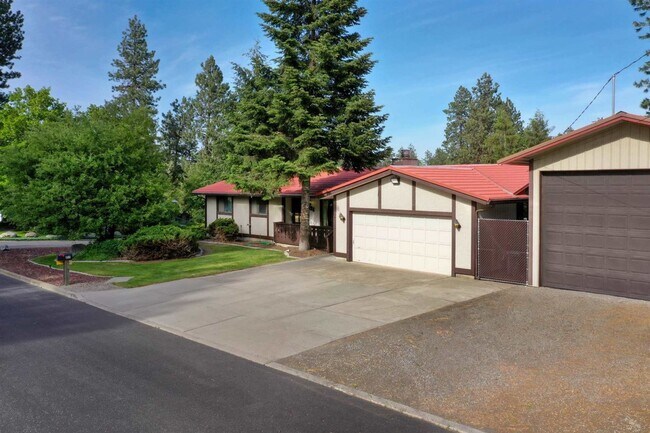 Building Photo - 4 Bed 3 Bath Home in Cul-de-sac with Massive 18X40 insulated shop