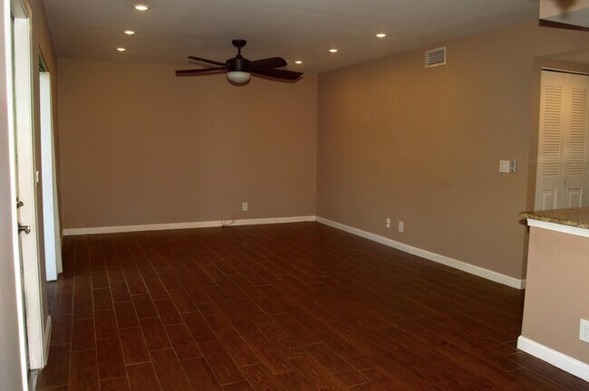 Foto del edificio - 2265 SW 22nd Ave