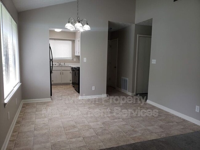 Foto del edificio - 8577 Pineview Ln