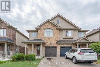 Building Photo - 113 Echovalley Dr