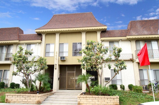 Foto del edificio - 5461 Yarmouth Ave