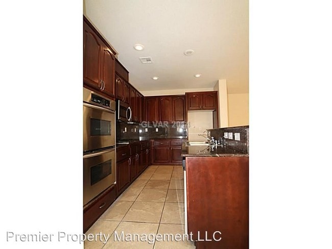 Building Photo - 5 br, 3.5 bath House - 7177 Los Banderos Ave