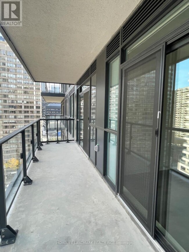 Building Photo - 4955-4955 Yonge St