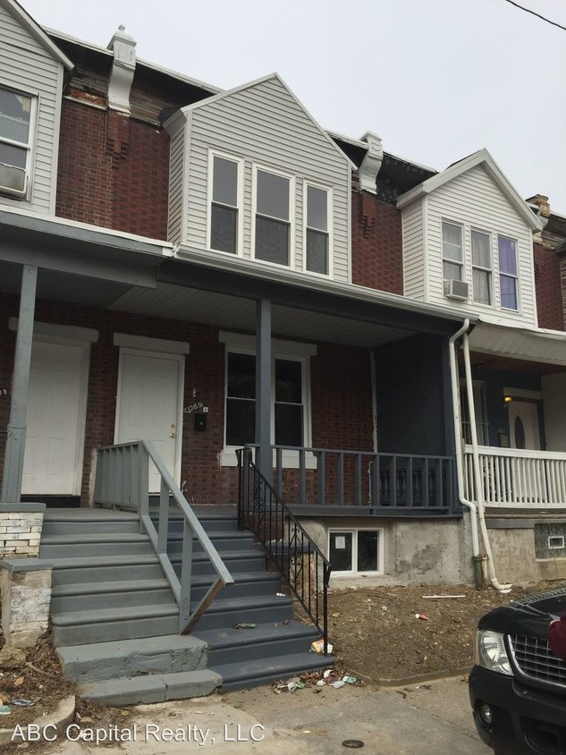 Primary Photo - 6069 Regent St