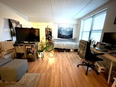 Building Photo - 108 Peterborough St
