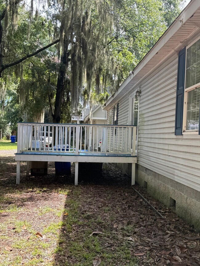 Building Photo - 720 Sterling Dr