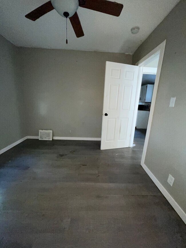 Building Photo - Private 2 bedroom with oversized yard comi...