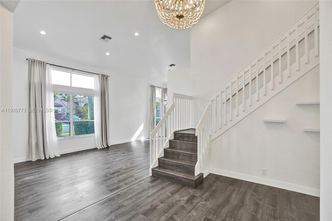 Building Photo - 740 Cypress Pointe Dr E