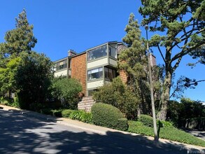 Building Photo - 85 Ora Way