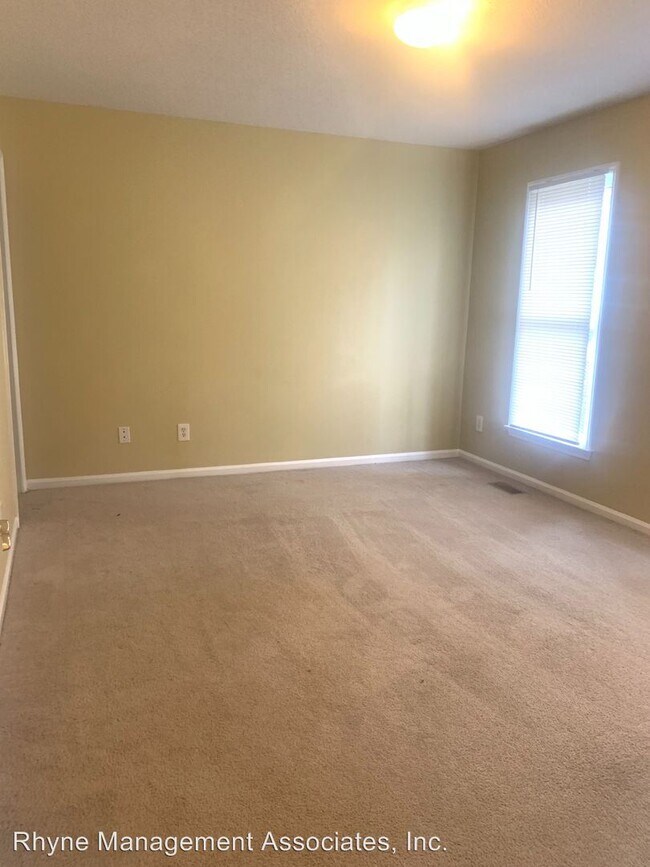 Building Photo - 2 br, 2 bath House - 1017 Oak Lake Court