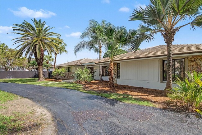 Building Photo - 13621 SW 103rd Ave