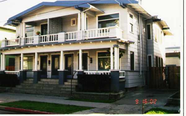 Building Photo - 440 W 4th St